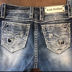 Rock Revival Jeans. Mid rise! 28/32